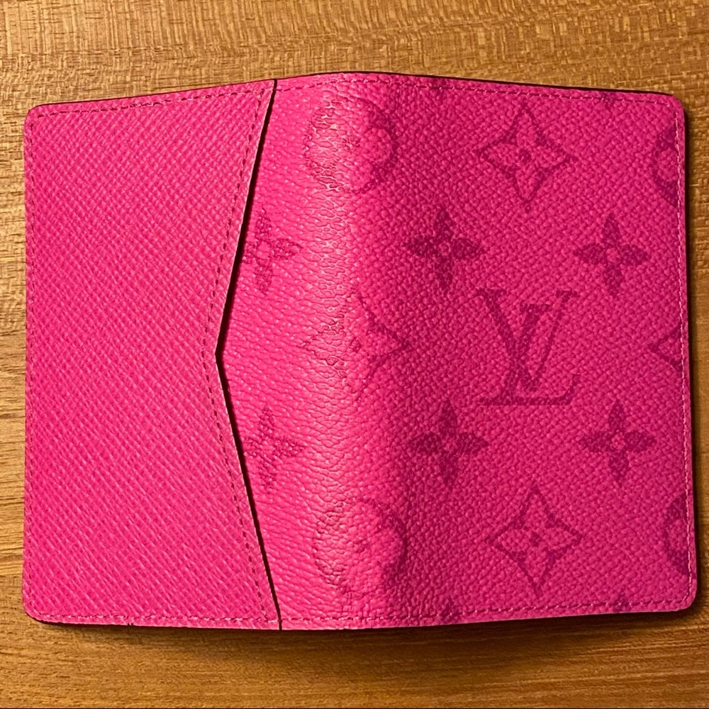 Louis Vuitton Taigarama fuchsia Pocket organizer - Picture 5 of 14